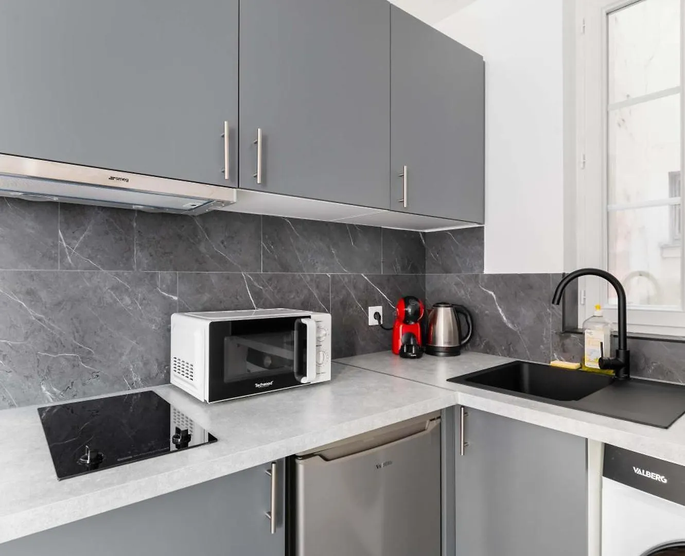 Neuf Metro Jaures- 19 - 2p - Flat-guest * Paris